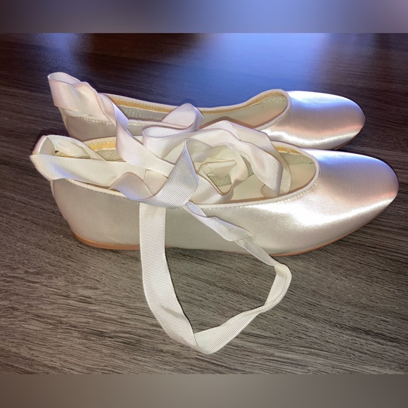 Special Occasions by Saugus Shoe Shoes White Ballet Slippers